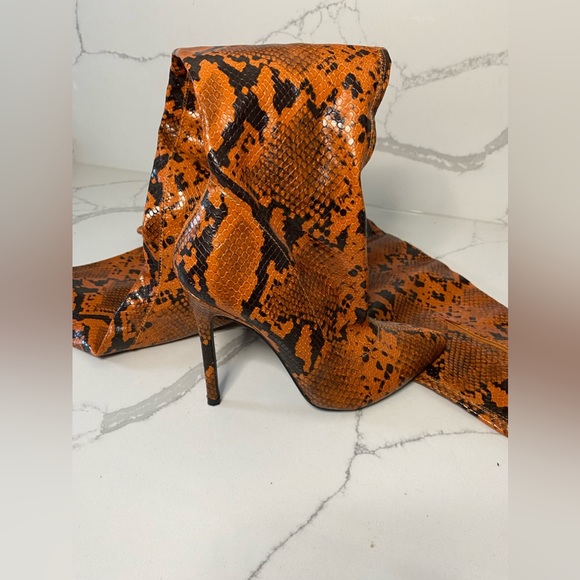 BRAND NEW Thigh High Boots, Size 7.5 - Picture 4 of 5